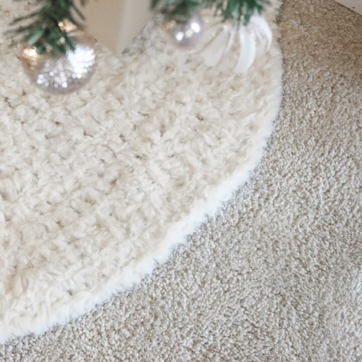 Learn How to Crochet a Tree Skirt: Free Pattern