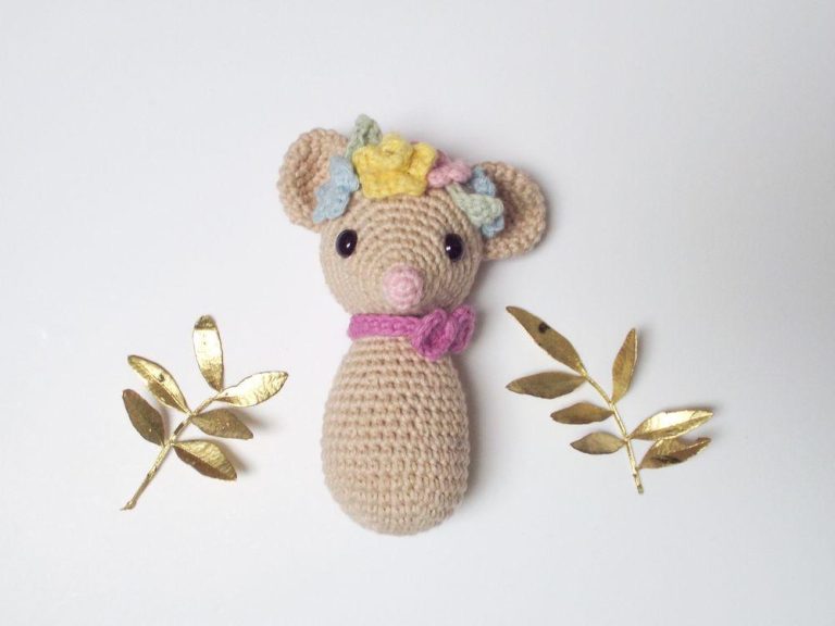 Door Mouse by Victoria Kairis