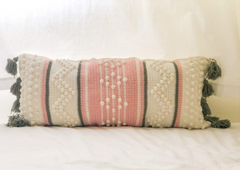 Free Pattern: Anthropologie Inspired Crochet Cushion