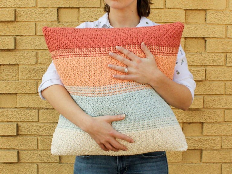 Free Pattern: The Malibu Pillow
