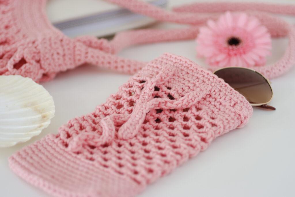 crochet phone pouch