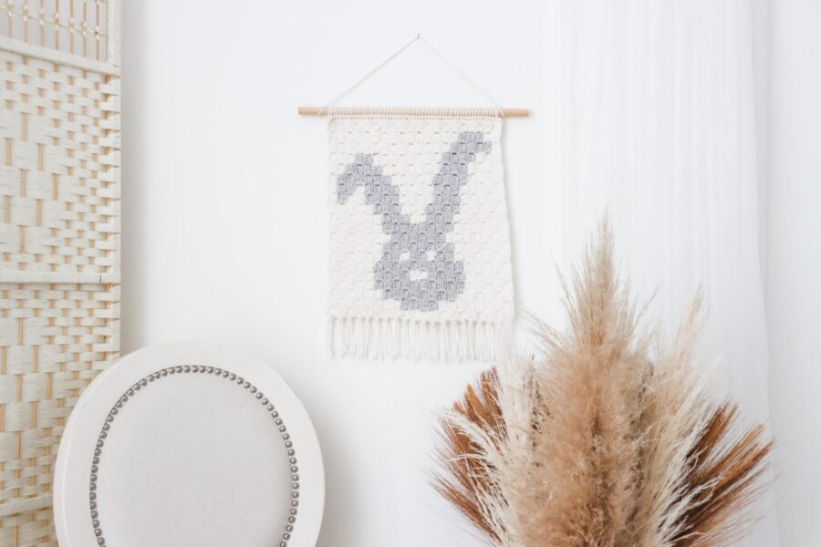 Crochet Bunny Wall Hanging: Learn How to Graphghan