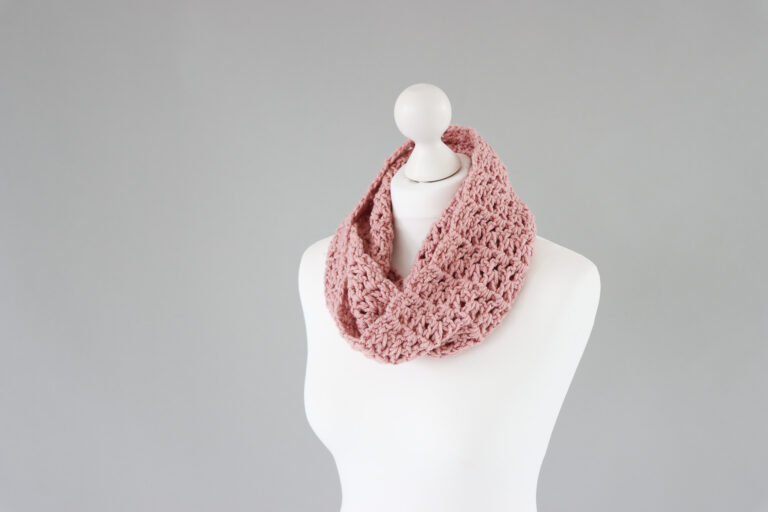 Learn How to Crochet an Infinity Scarf: Free Pattern