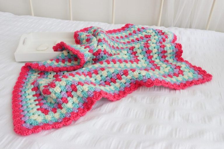 Granny Square Blanket | Free Crochet Pattern