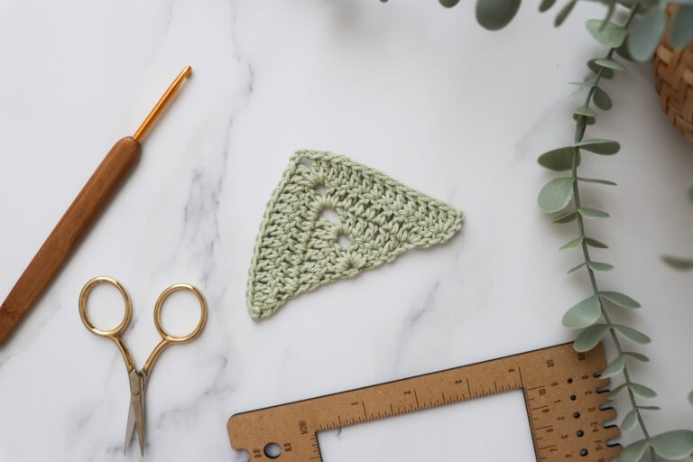 How to Crochet the Solid Granny Triangle