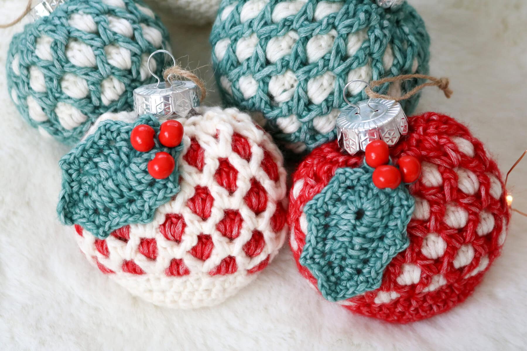 Moroccan Holly Bauble Set FREE Pattern & Tutorial