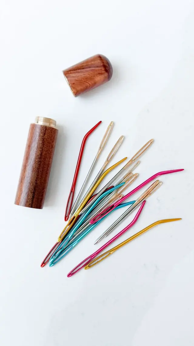 My new favourite crochet notion! Comment ‘case’ for the link! 

Are you like me and ALWAYS loosing your darning needle?! 😅 Well, I think you’re going to love this, not only is it super pretty, it also has some lovely darning needles inside (my faves are the ones with the bent tips!) 

Comment ‘case’ and I’ll send you the link!