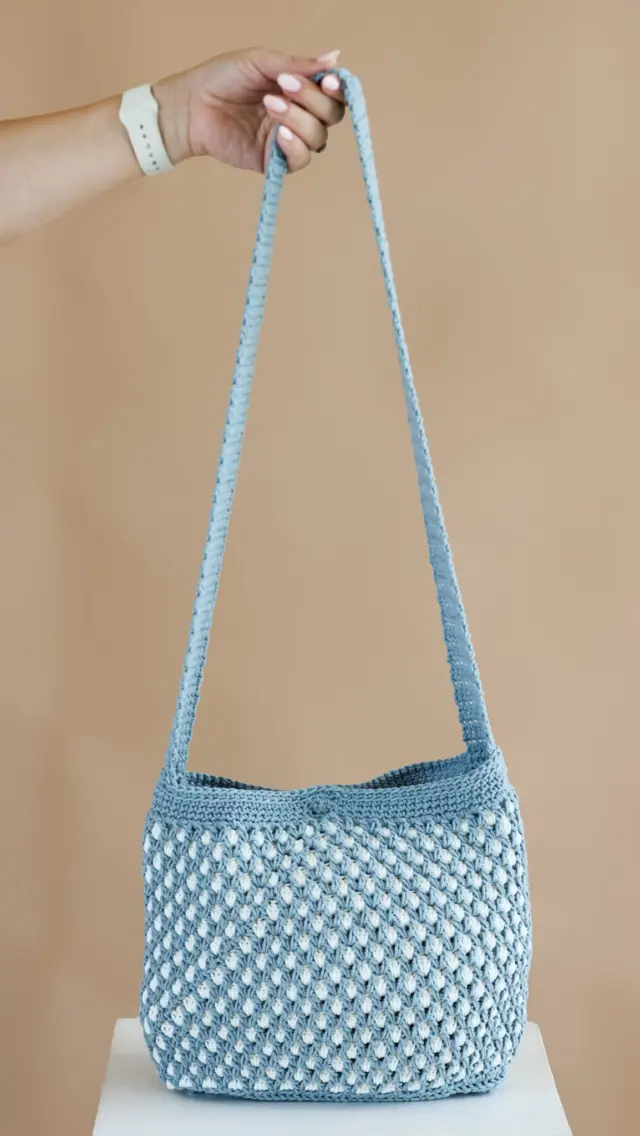 The Crochet crossbody bag everyone is making! Comment ‘MLT’ for the pattern and video.

I warn you though, it’s addictive…and it part of a collection. 

Comment ‘MLT’ at your own risk 😅